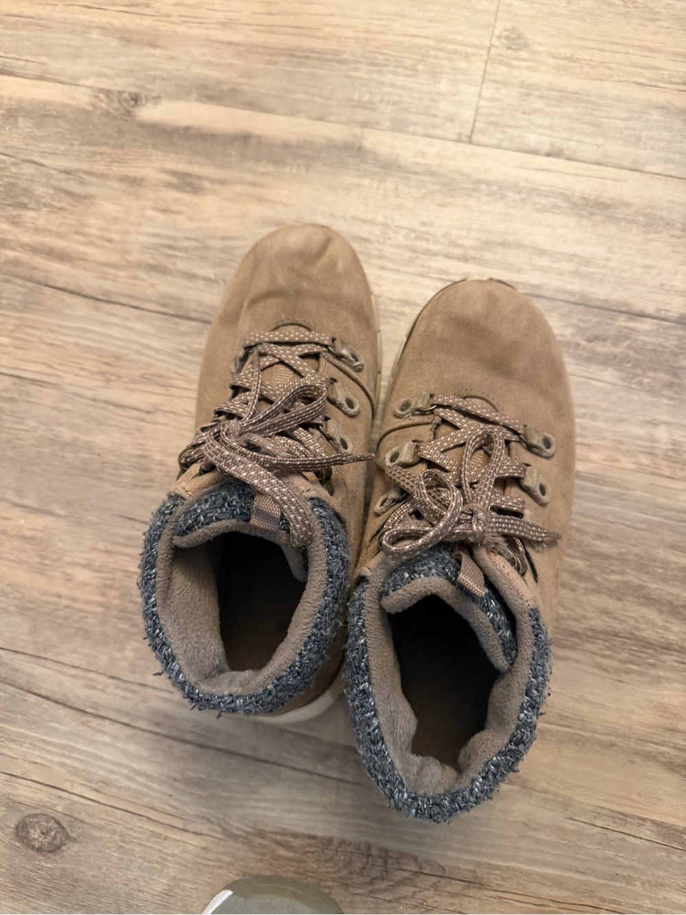 Skechers Brown Tan Lace-Up Women's Boots with Knit Collar